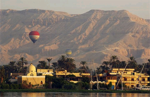 hot air balloon luxor